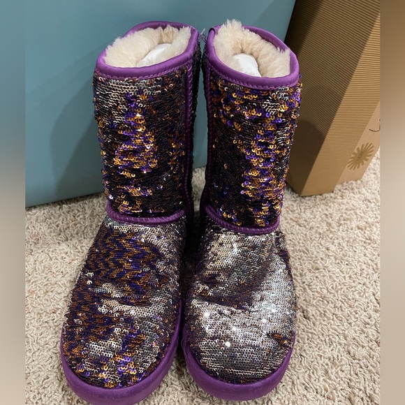 UGG classic reversible sequin sparkle boot - Picture 6 of 6